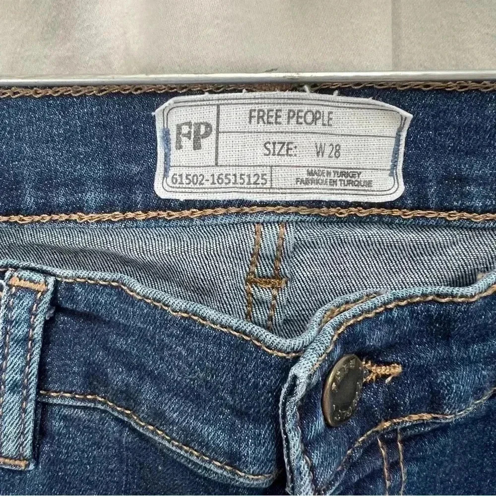 Free People Great Heights Frayed Skinny Jeans. - Picture 2 of 8